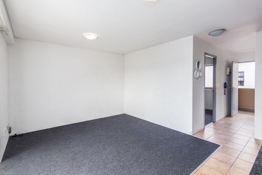 1 Bedroom Property for Sale in Zonnebloem Western Cape